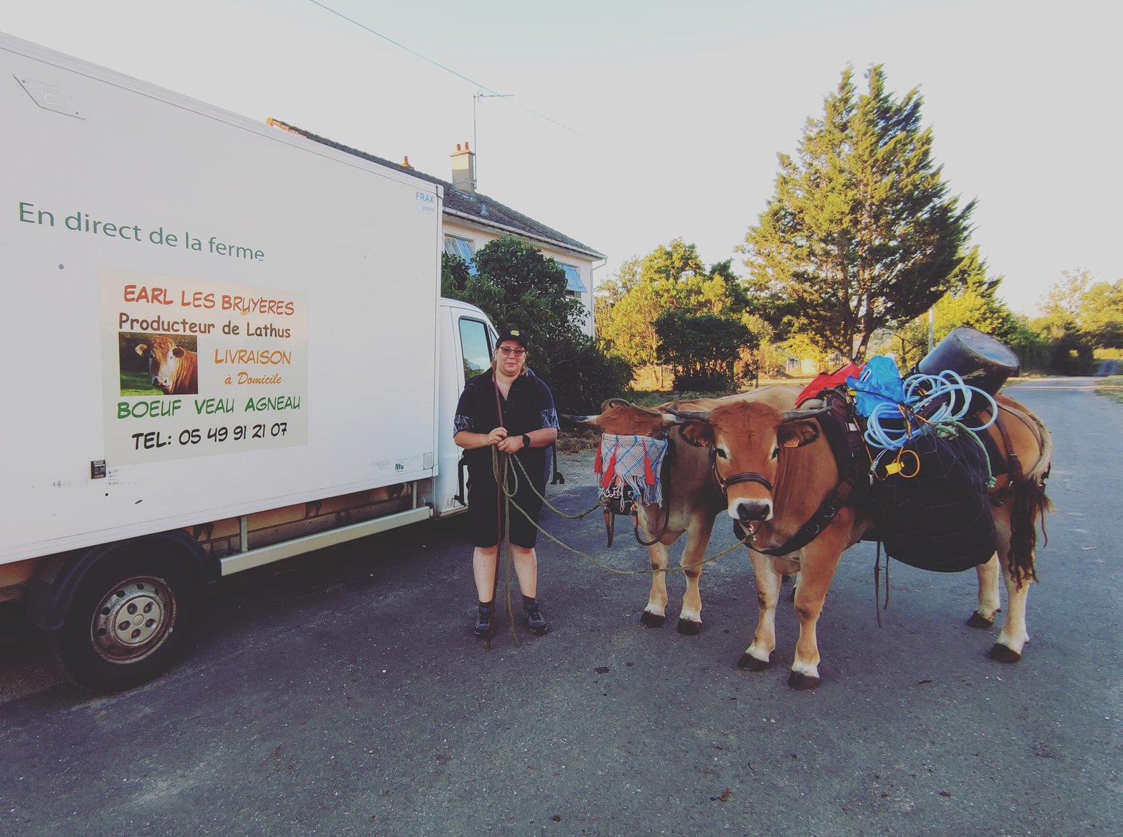 Aucune description de photo disponible. - La corne rose - Le voyage de Léonnie, Safran, et Bouleau 2023