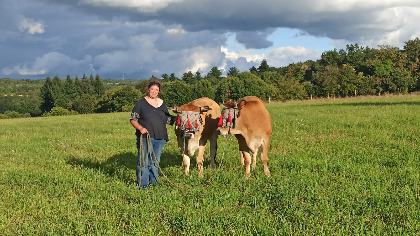 Aucune description de photo disponible. - La corne rose - Le voyage de Léonnie, Safran, et Bouleau 2023