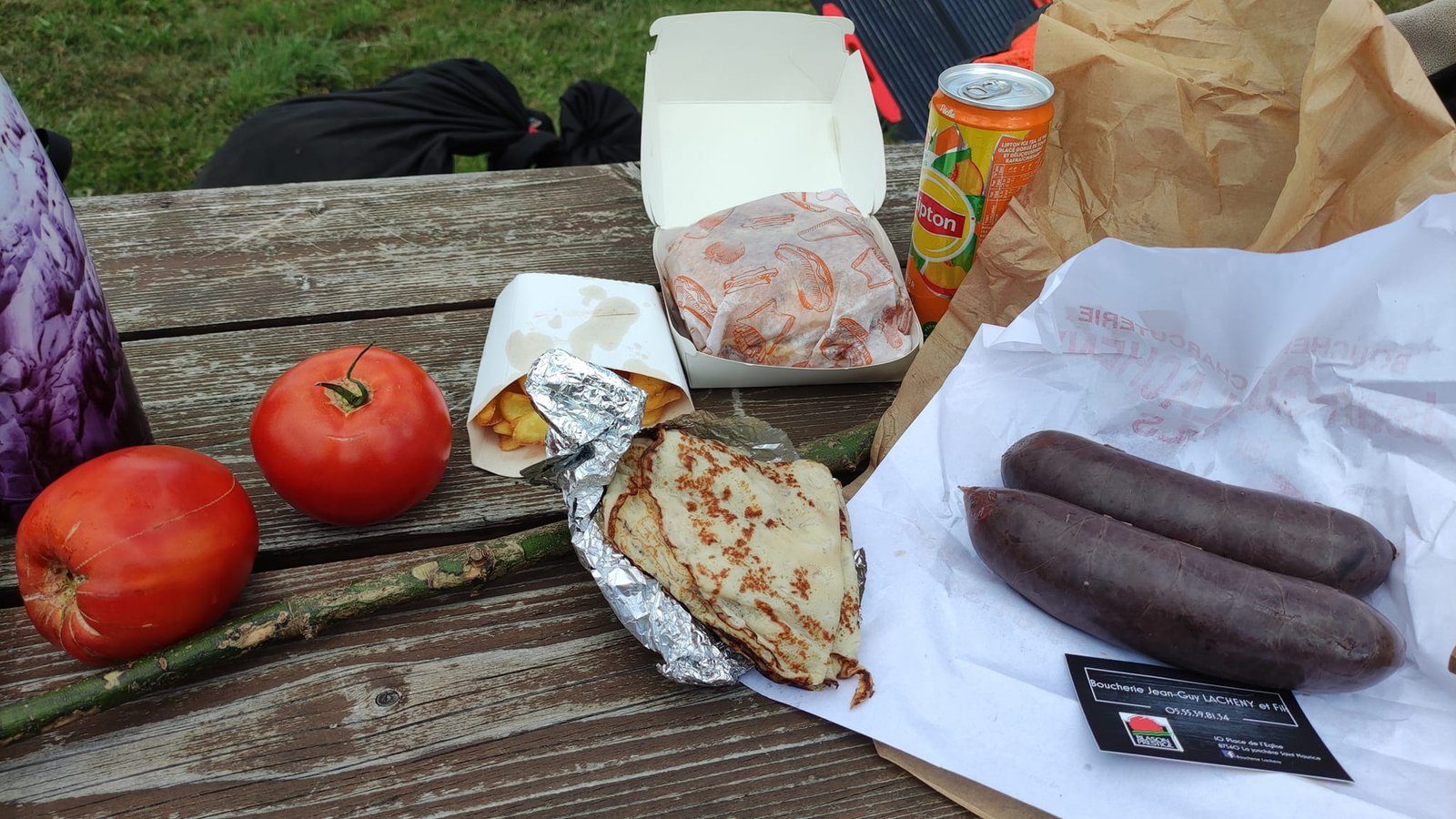 Aucune description de photo disponible. - La corne rose - Le voyage de Léonnie, Safran, et Bouleau 2023